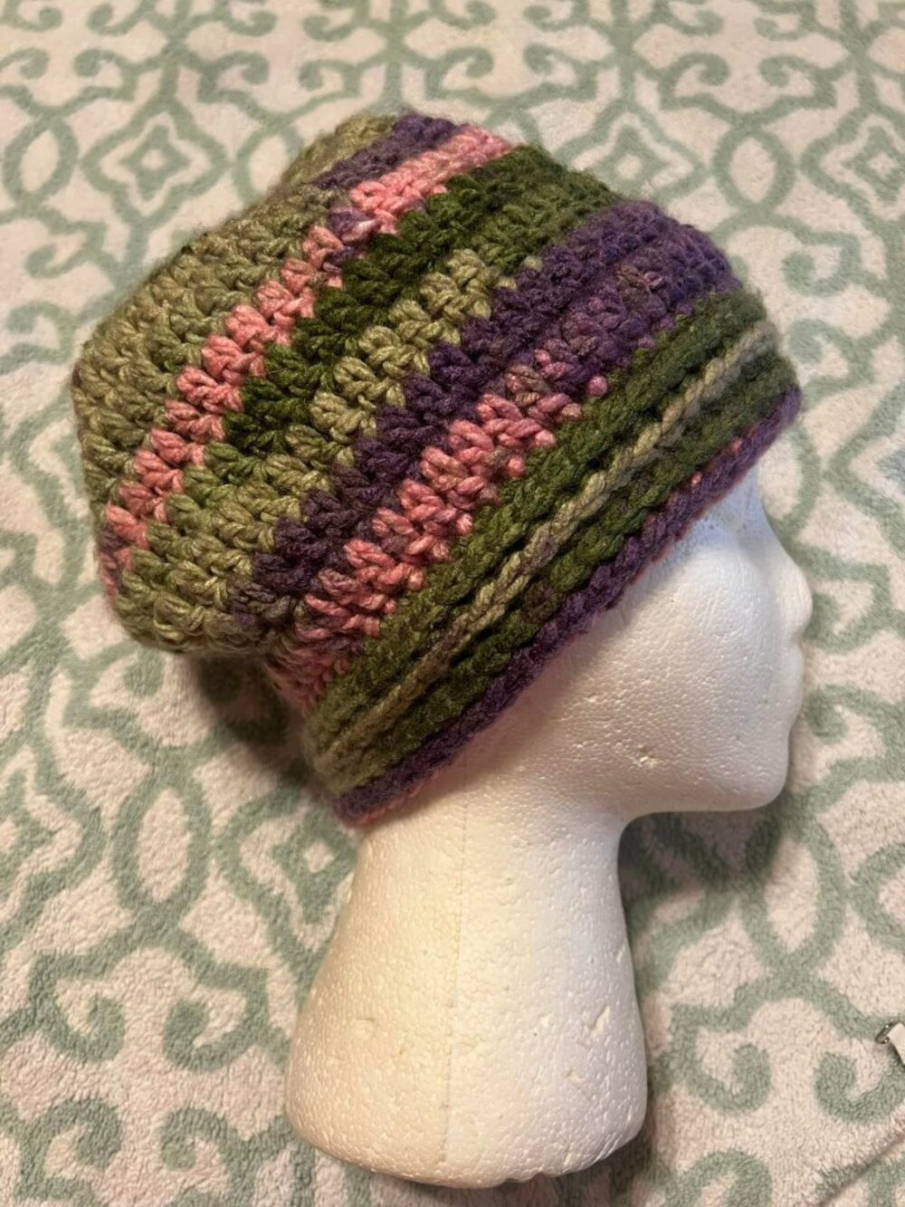 🐻New Handmade Pink and Green Chunky Yarn Beanie (8"x20-25")
